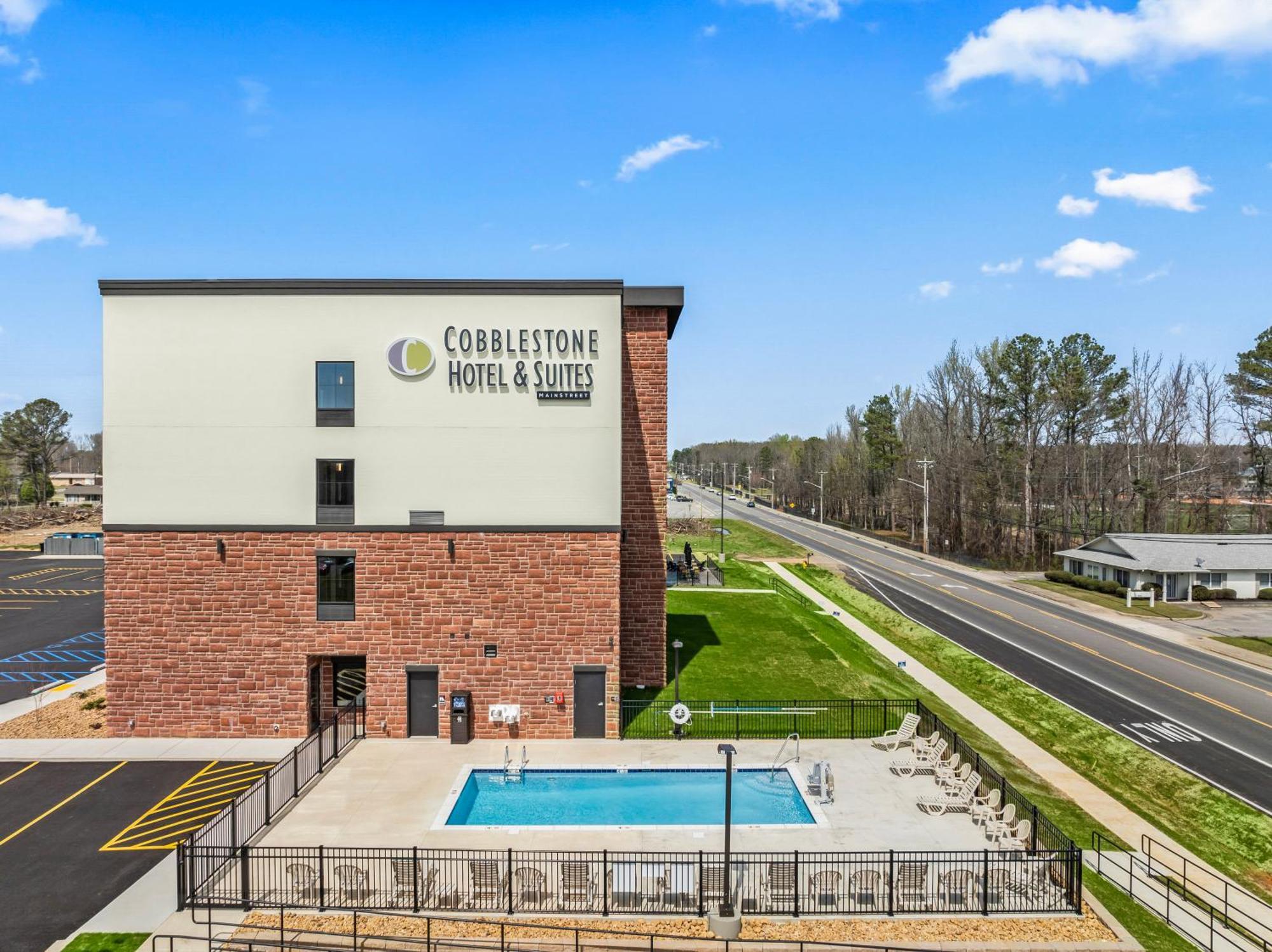 Cobblestone Hotel & Suites - Cullman Exterior photo